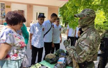 Тюменские бойцы батальона «Ермак» провели урок мужества для школьников из Запорожья