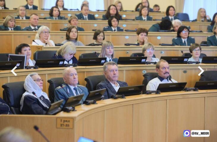 Губернатор поздравил налоговую службу Тюменской области с 35-летним юбилеем