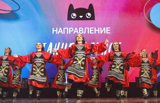 В Нижневартовске с аншлагом прошло выступление ансамбля «Зори Тюмени»