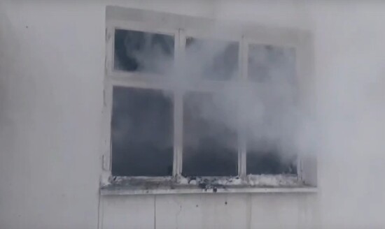В Тобольске на пожаре в многоквартирном доме погиб человек