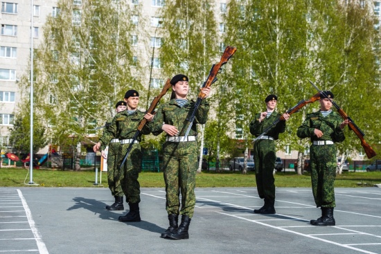 В Тобольске прошло торжественное построение в военно-спортивном центре «Россияне»