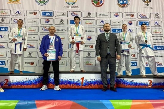 Тюменские каратисты привезли семь медалей со всероссийских соревнований