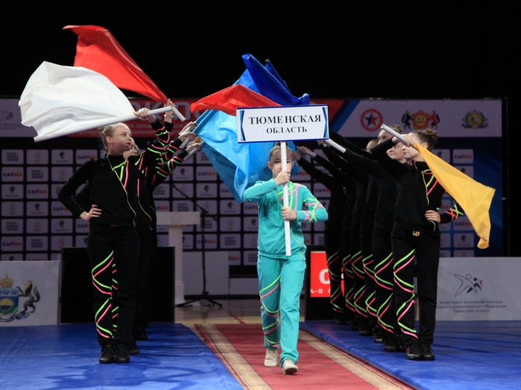 В соревнованиях участвовали 78 юных борцов из Свердловской, Челябинской, Курганской и Тюменской областей, Ханты-Мансийского и Ямало-Ненецкого автономных округов