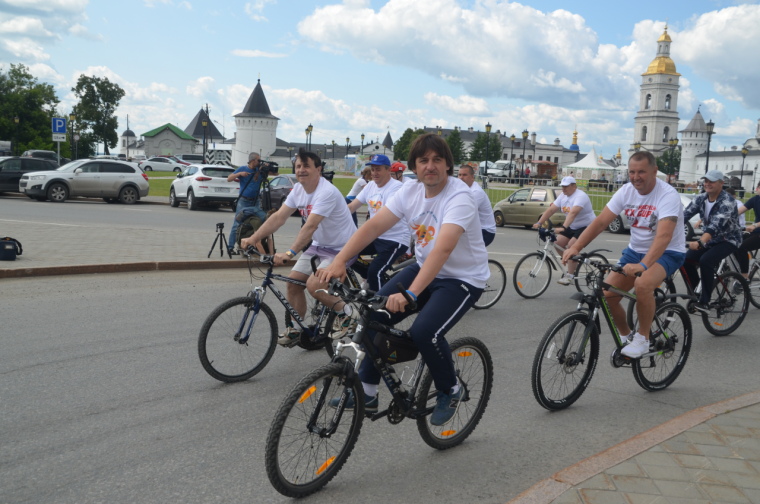 ...а также велопарад с участием Максима Афанасьева