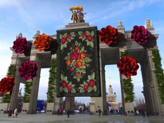 Большой тюменский ковер «появился» на главной площади ВДНХ 
