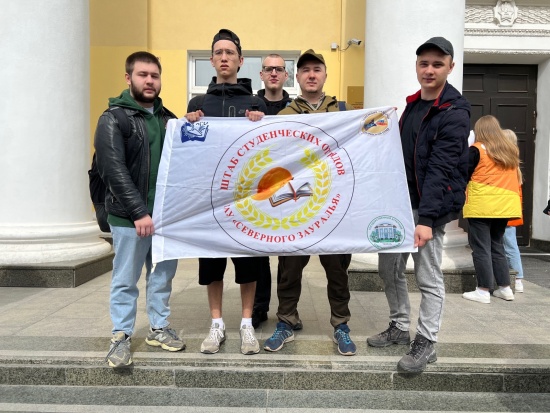 Тюменские студенты отправились на разбор дамбы в Ишимский район 