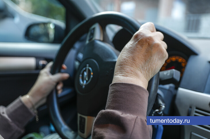 В Тобольске автоинспекторы выявили нарушителей среди таксистов