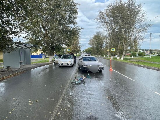 В Тюменской области 8-летнего ребенка, сбитого на зебре, с тяжелыми травмами увезли в больницу