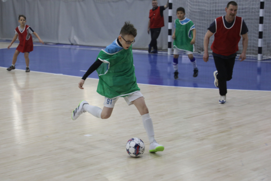 В Тюмени прошел ежегодный турнир по мини-футболу «Отцы и дети»