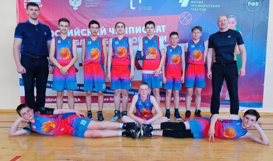 Школьную спартакиаду Тюменской области продолжили бокс и баскетбол