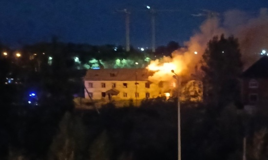 В Тюмени ночью горел двухэтажный дом на Камчатской
