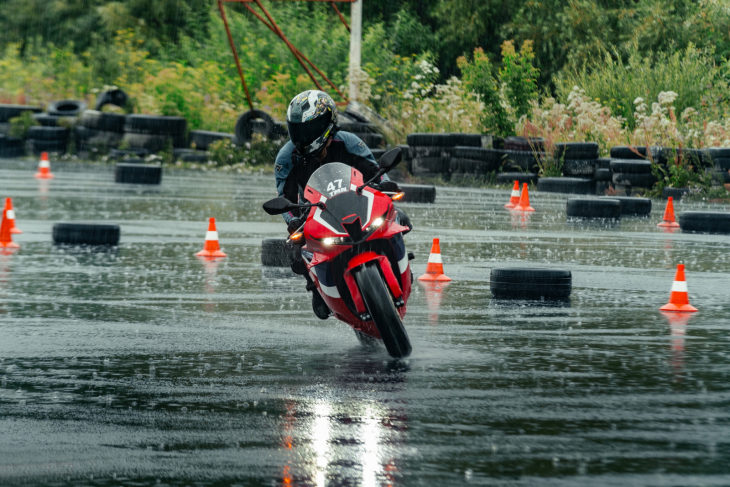 Тюменская мотогонщица Диана Степанова рассказала, почему байк для нее – не просто транспорт