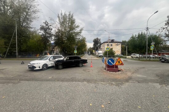 В Тюмени четыре ребенка пострадали в ДТП из-за нарушения очередности проезда