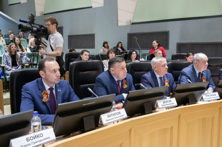 По наказам жителей  в Тюмени строят дороги и ремонтируют дворы