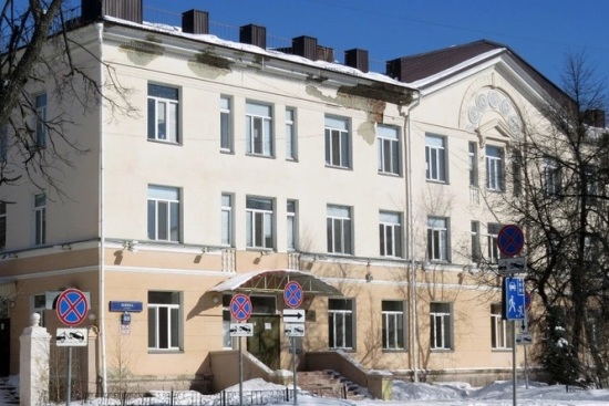 В Тюмени за 140 млн рублей продают здание детской больницы на улице Ленина