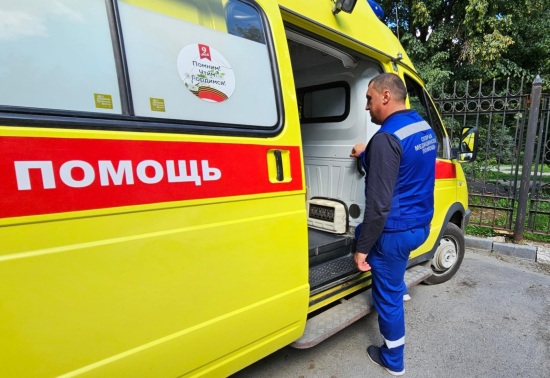 Тюменские медики дважды возвращали к жизни мужчину по дороге в больницу
