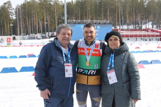 Тюменские биатлонисты Евгений Гараничев и Виктория Сливко победили в одиночной смешанной эстафете на чемпионате России