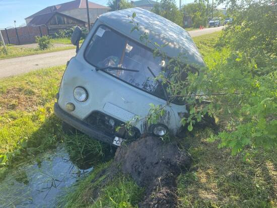 УАЗ сбил 17-летнего тюменца, который косил траву на обочине дороги