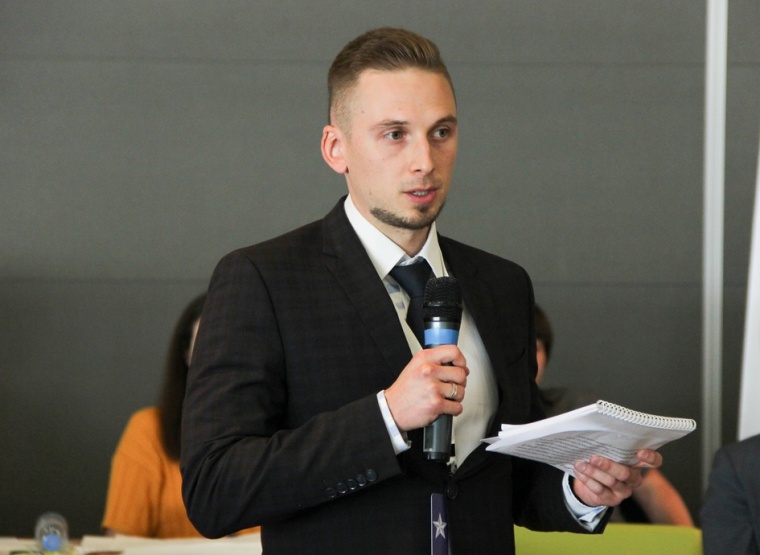 Азат Латыпов отчитывается о проделанной работе в качестве директора
