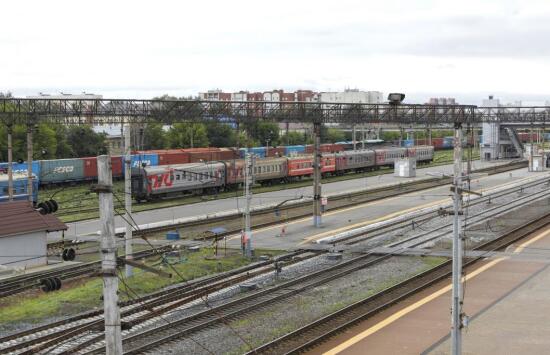 Житель Екатеринбурга поссорился с женой и на грузовом поезде уехал к другу в Тюмень