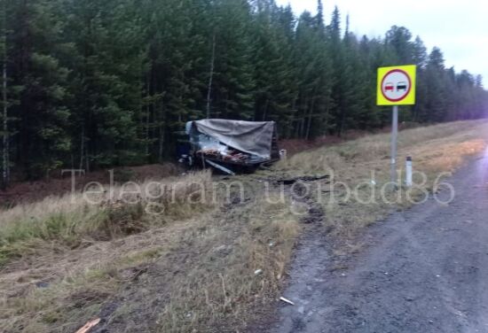 В ДТП на трассе Тюмень  – Ханты-Мансийск при столкновении грузовиков пострадали оба водителя