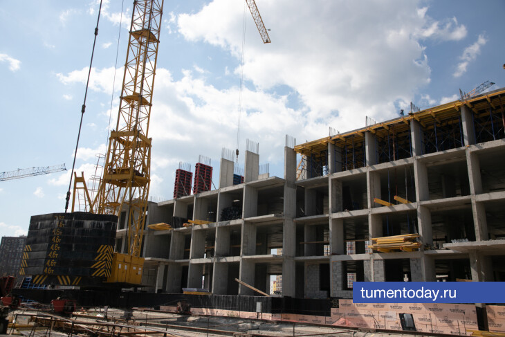 В Тюменской области оформили свыше 2 тысяч договоров участия в долевом строительстве за август