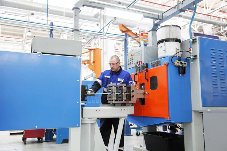 Путь к сибирской нефти проложит тюменский кабель