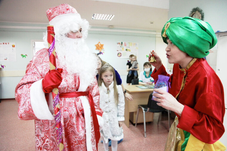 Дед Мороз визит нанес