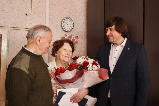 Ветеран ВОВ из Тобольска Александра Титова отметила 95-летний юбилей