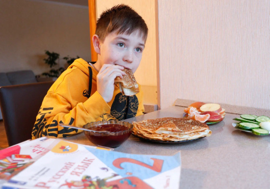 Специалисты назвали главные ошибки родителей в организации питания школьников