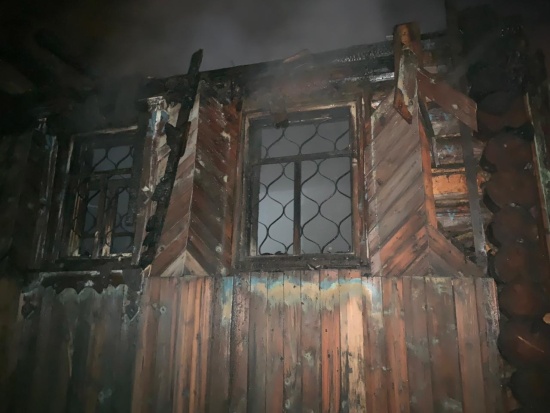На пожаре в Тобольске погибли мать и сын