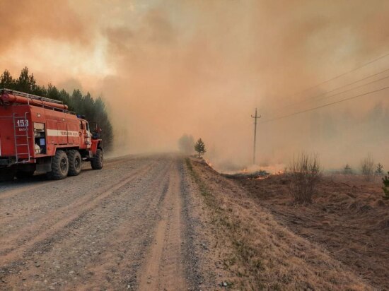 Дополнительные силы пожарных прибыли в Вагайский район на борьбу с огнем