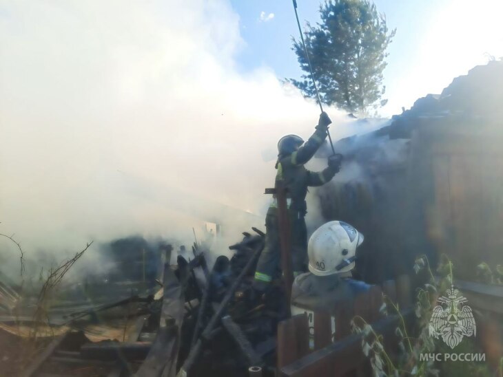 В Тюмени сгорела постройка в СНТ «Мелиоратор»