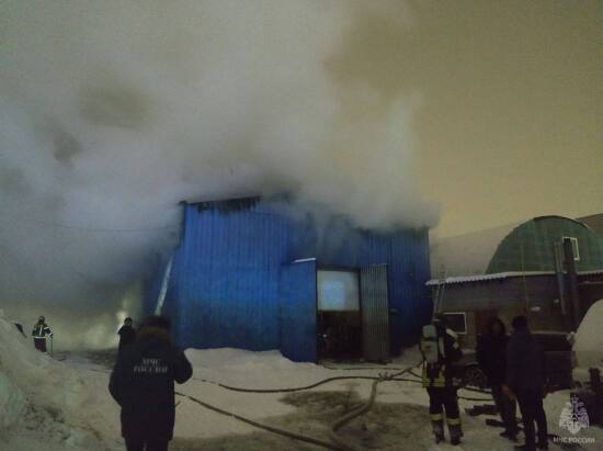 В Тюмени на улице Чекистов произошел крупный пожар 