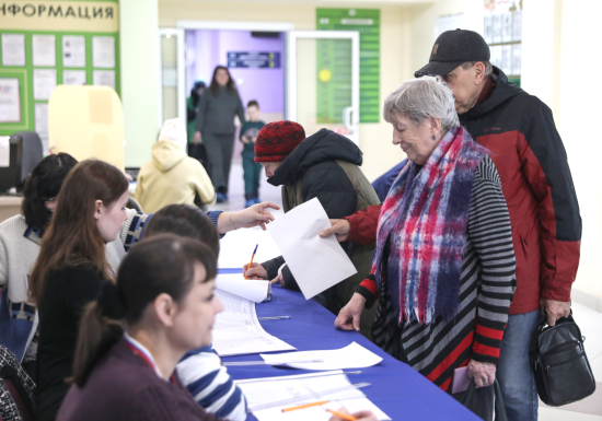 Явка избирателей в Тюменской области по итогам первого дня выборов президента РФ составила 43,46%