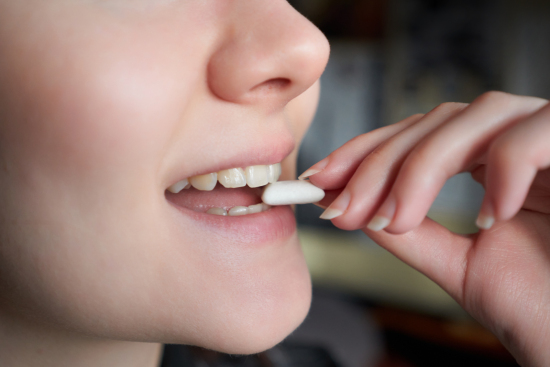 Стоматолог назвала продукты, которые портят цвет зубов
