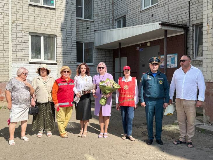 На доме тоболячки Людмилы Михайловой установили «Звезду героя»