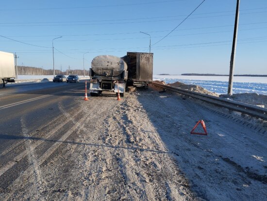На трассе Тюмень – Омск под Ишимом произошла массовая авария с грузовиками