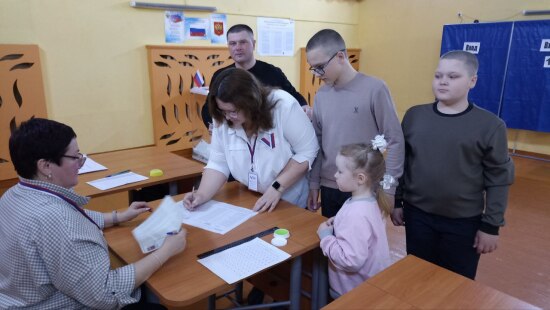 Многодетные родители в Тюменской области голосуют за будущее своих детей