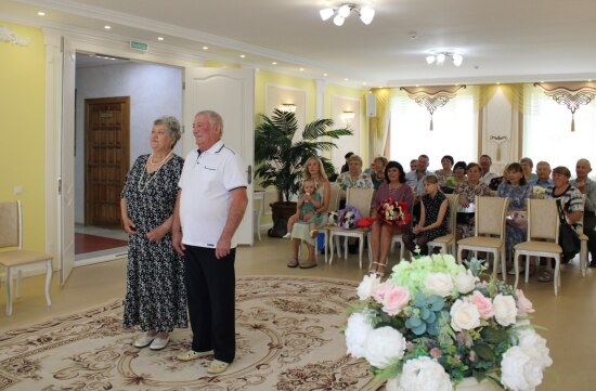 В Тюменской области супружескую пару из Казанского района поздравили с золотой свадьбой