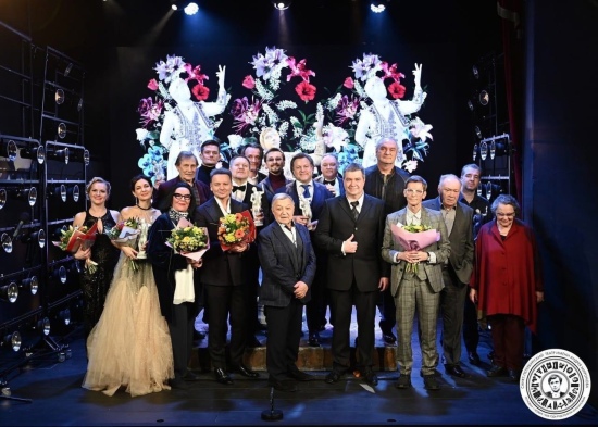 Директору Молодежного театра «Ангажемент» Леониду Окуневу вручили премию «Фигаро»