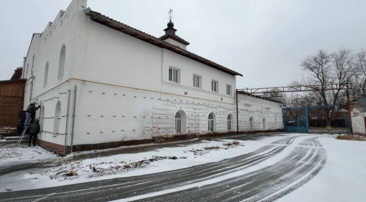 В Ишиме приступили к обновлению фасада православной гимназии