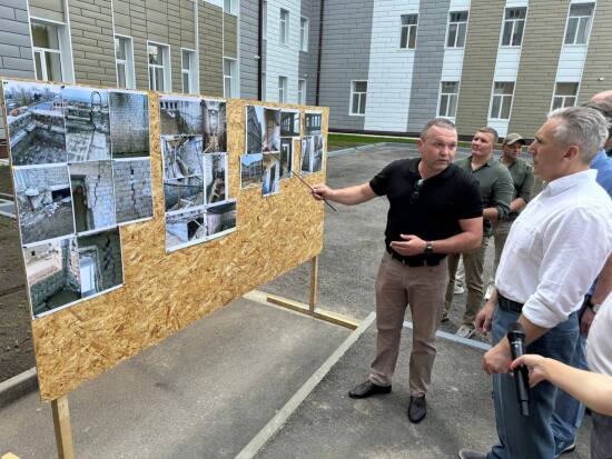 Владимир Путин открыл отремонтированный роддом в Краснодоне