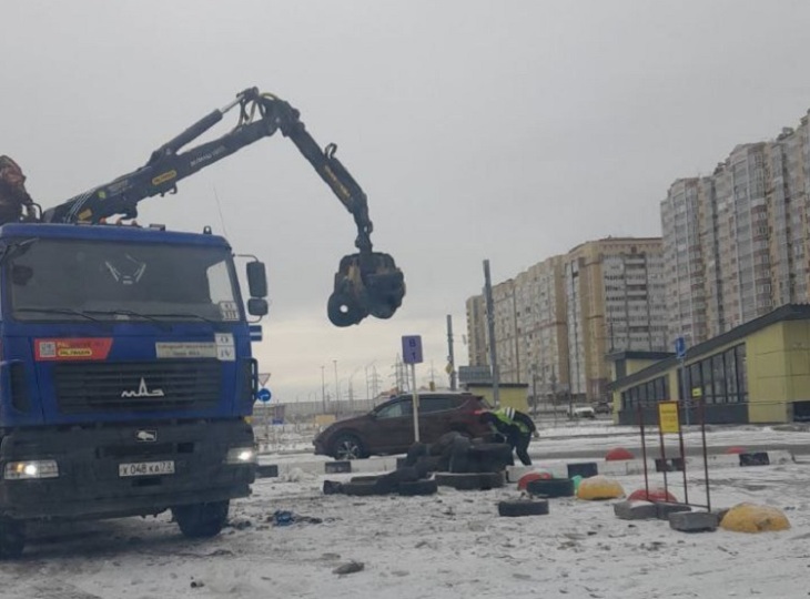 Тюменцы в бесплатный пункт приема шин привезли более 3 тысяч покрышек