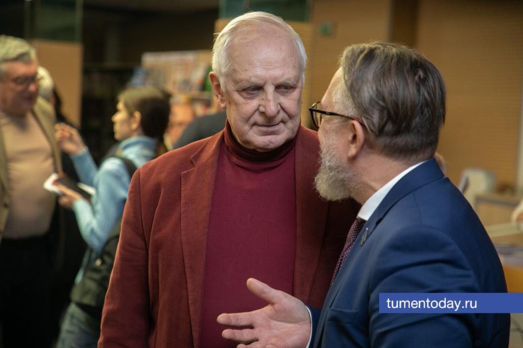 Главред альманаха «Врата Сибири» Леонид Иванов и депутат Тюменской гордумы Георгий Муратов | Фото Сергея Куликова 