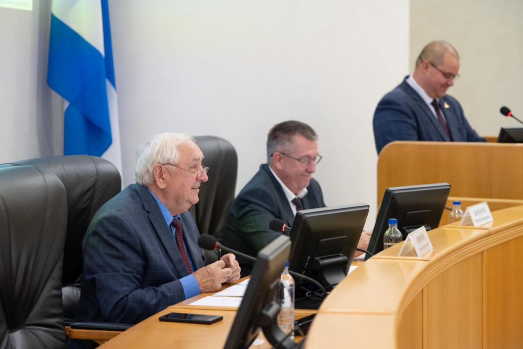 Фото Тюменской городской Думы, автор неизвестен