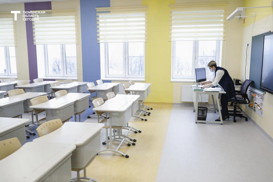Нужно ли отправлять ребенка в школу при угрозе БПЛА? Ответ властей