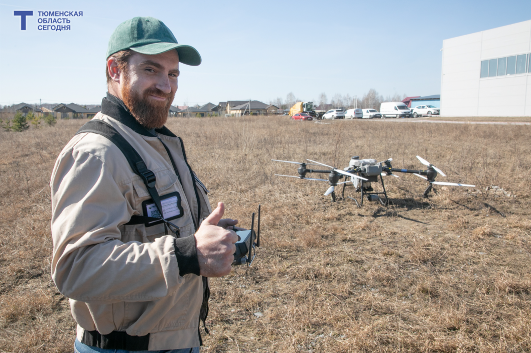 Тюменцам показали, как БПЛА будут обрабатывать поля удобрениями