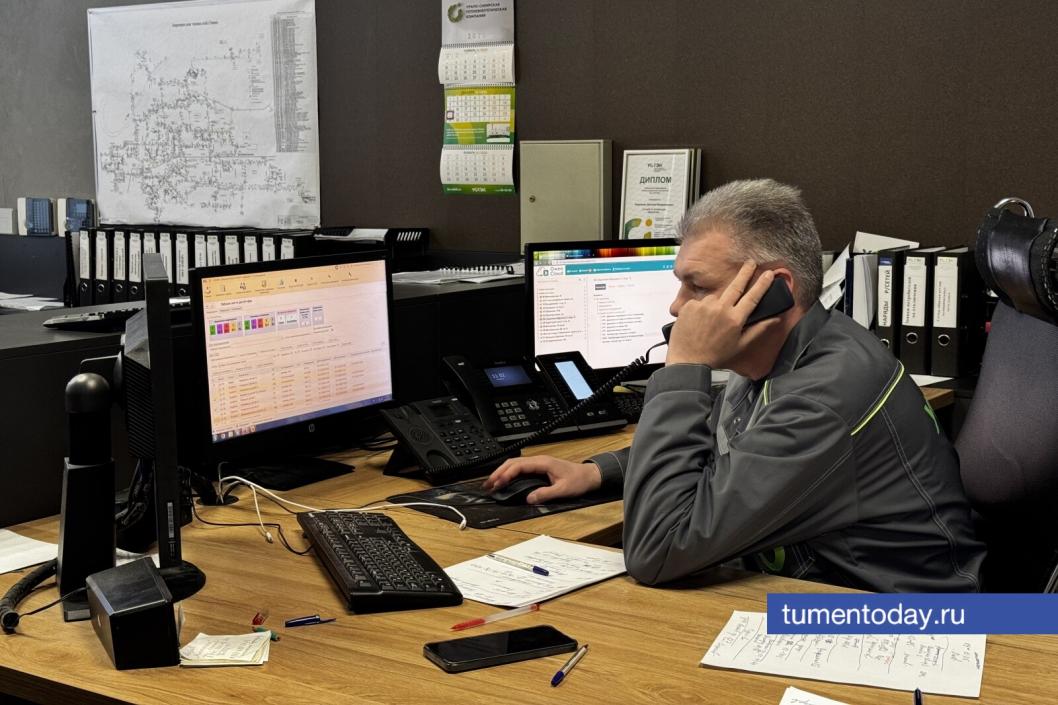 Как будут работать специалисты УСТЭК в новогодние праздники в Тюмени: номера диспетчеров 