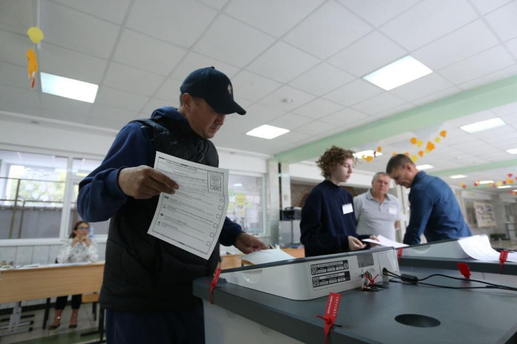 Где голосовать в тюмени. Губернатор Тюменской области проголосовал на выборах. Якушев Тюмень голосует.